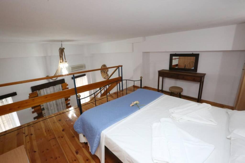 Appartement Lignum à Ermoúpoli Extérieur photo
